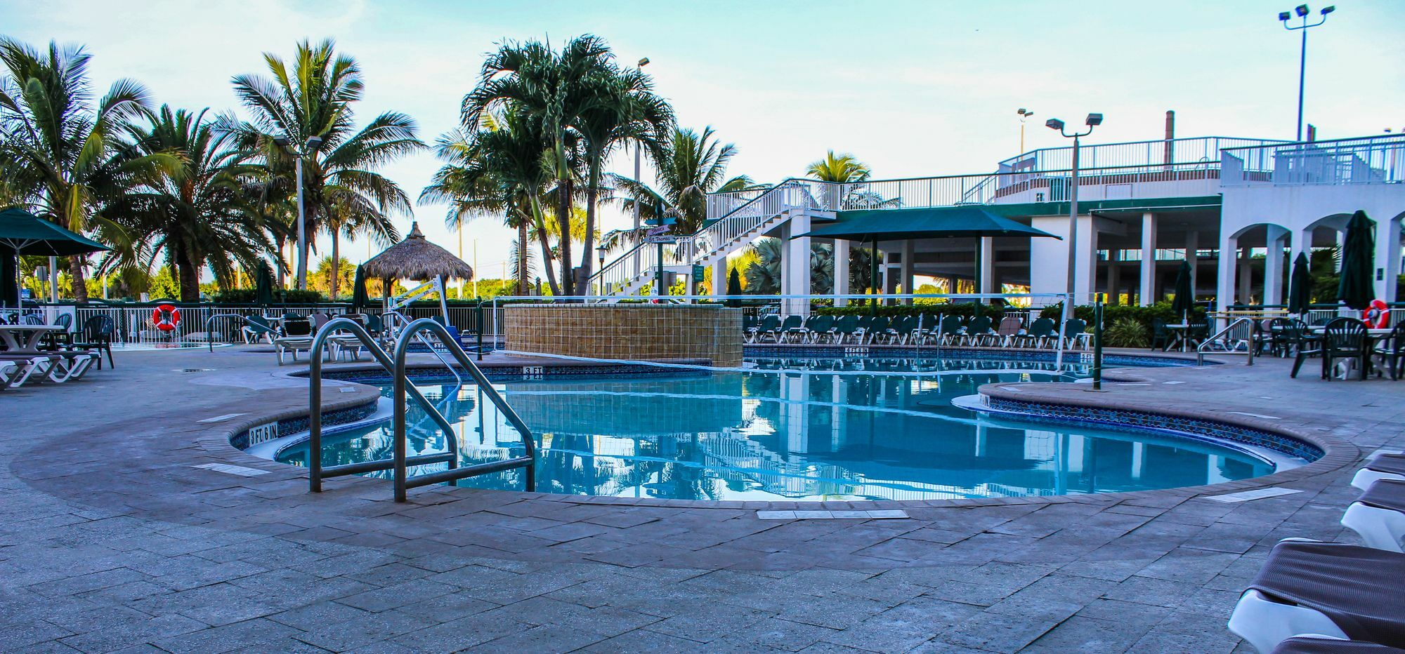 The Resort On Cocoa Beach, A Vri Resort Exterior photo